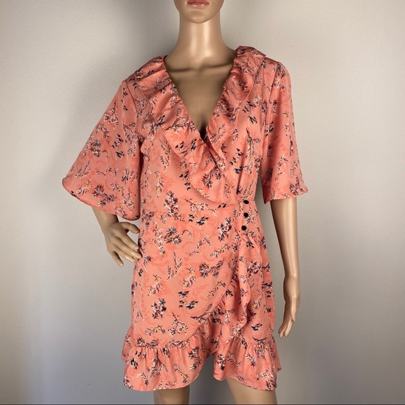 NEW TOPSHOP SHORT SLEEVE RUFFLE FLORAL PRINT MINI WRAP DRESS - Picture 2 of 9